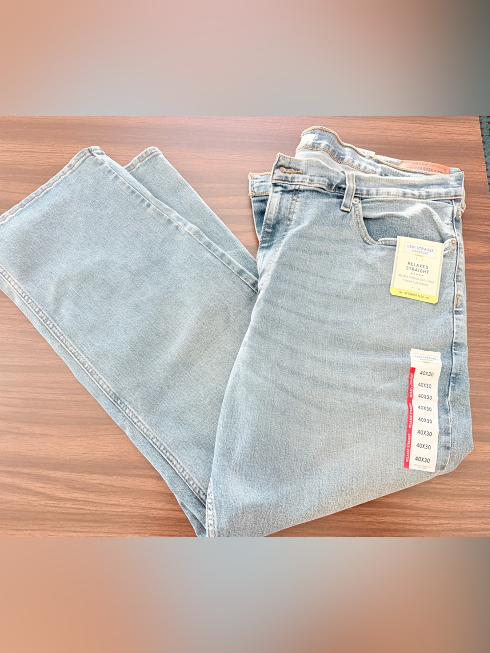 Levi's Relaxed Straight Jeans — Light Blue Denim